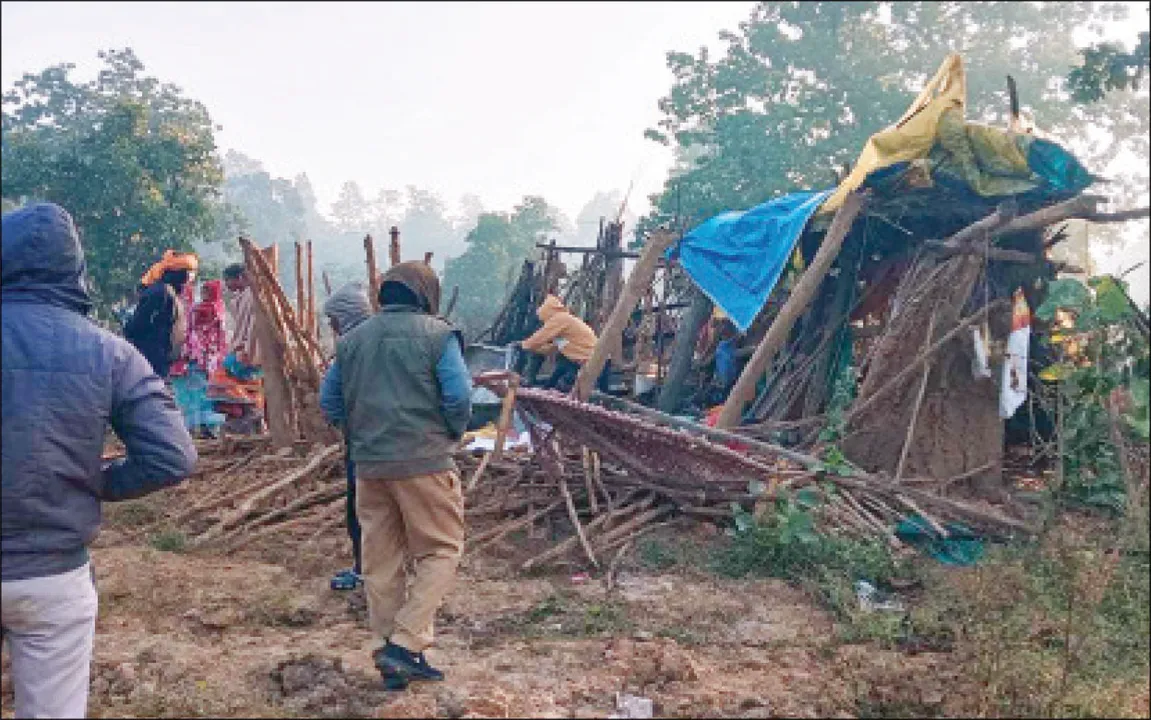  ମା’ ଆଗରେ ୨ ଝିଅକୁ କଚାଡ଼ି ମାରିଲା ଦନ୍ତା: ମରଣମୁହଁରୁ ବର୍ତ୍ତିଲେ ମା’ପୁଅ, ବୃଦ୍ଧ