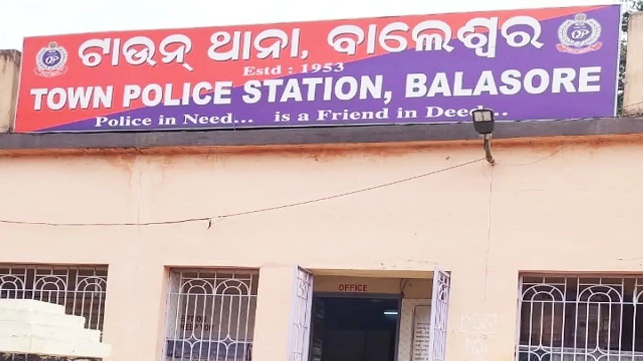  ବାଲେଶ୍ୱରରେ ଚାଞ୍ଚଲ୍ୟ: ବ୍ୟାଗରୁ ୨୧ ଲକ୍ଷ ଟଙ୍କା ଜବତ,  ଦୁଇ ଅଟକ