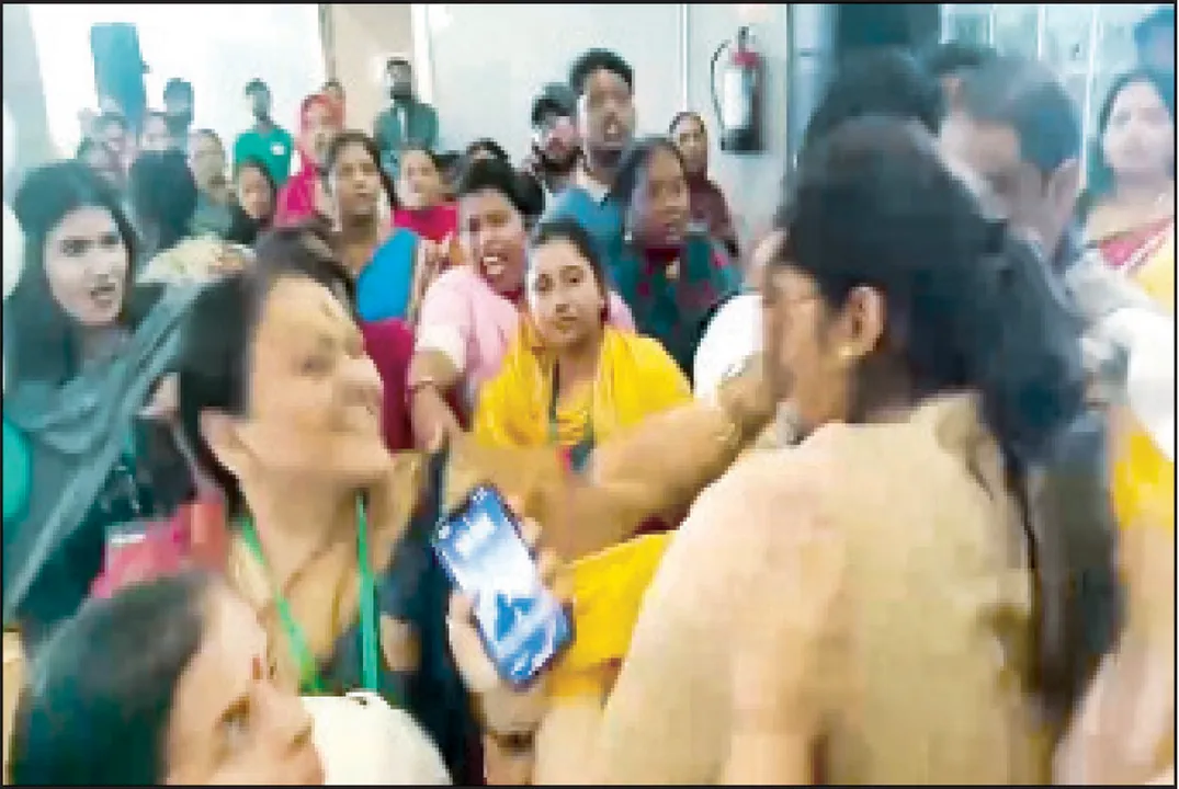  ବିଜେଡି କାର୍ଯ୍ୟାଳୟରେ ହାତାହାତି: ସୁପ୍ରିମୋଙ୍କୁ ଆଉ ଭୟ ନାହିଁ, ବିଶୃଙ୍ଖଳା ଚରମ ସୀମାରେ