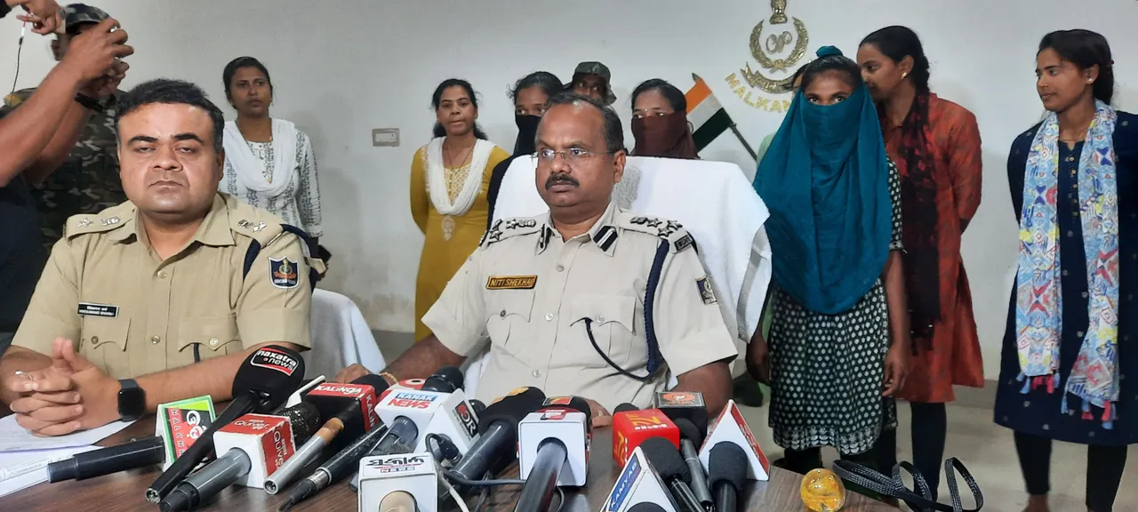  3 naxals arreseted by malkangiri police. Photograph: (Sambad ) 