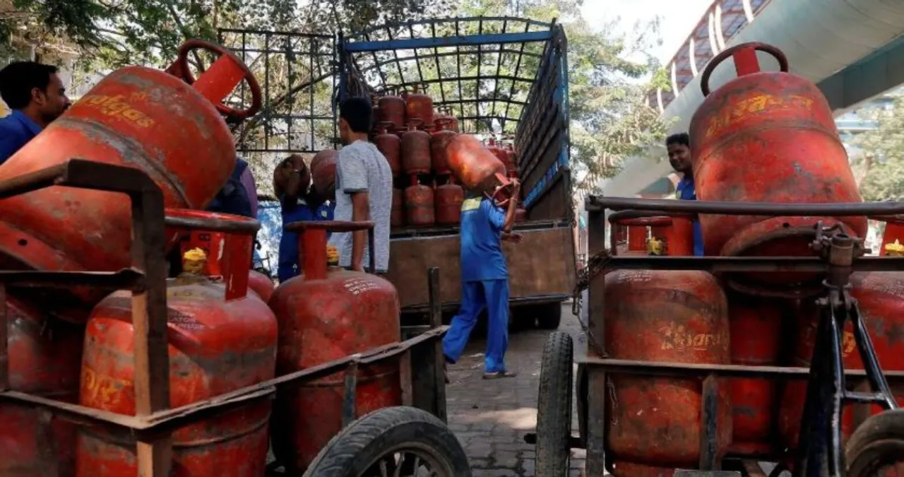  LPG cylinder prices reduced 