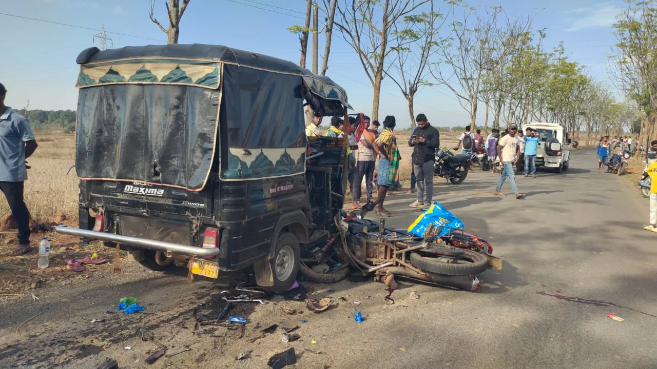  Accident in Tentulikhunti Photograph: (sambad.in) 