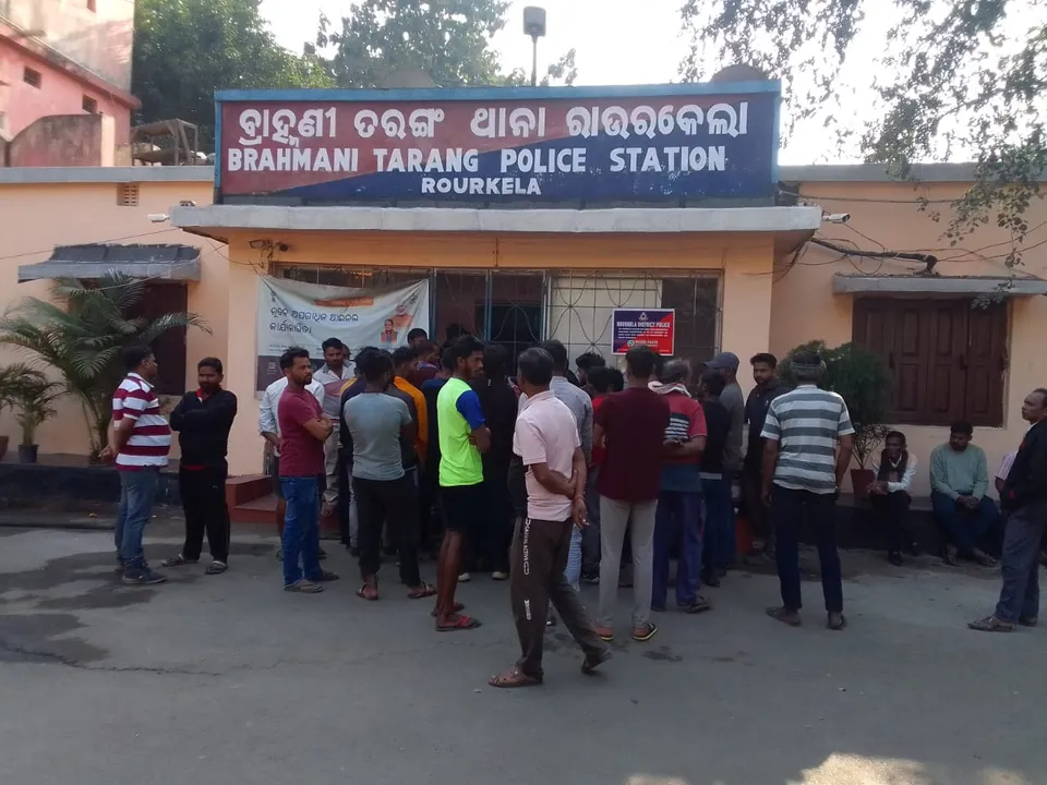  ଟ୍ରକ୍‌ ଧକ୍କାରେ ଯୁବକଙ୍କ ମୃତ୍ୟୁ, କ୍ଷତିପୂରଣ ଦାବିରେ ଥାନା ଘେରାଉ