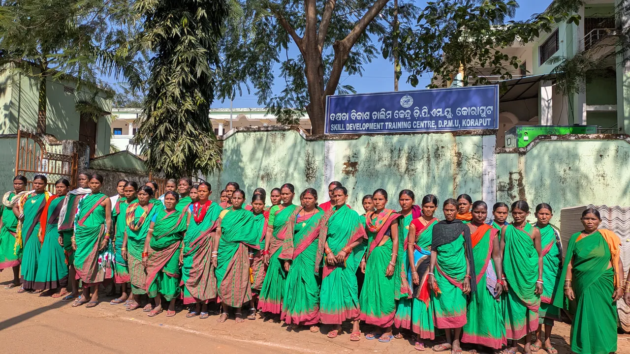  ପାଚିକା ଓ ସହାୟିକାମାନଙ୍କ ପାରିଶ୍ରମିକ ବୃଦ୍ଧି ଦାବି: ମନ୍ତ୍ରୀଙ୍କୁ ସ୍ମାରକପତ୍ର