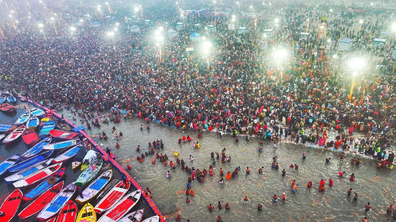  ପ୍ରଥମ ଅମୃତ ସ୍ନାନ:  ଅପରାହ୍ଣ ୩ଟା ସୁଦ୍ଧା ବୁଡ଼ ପକେଇଲେ ଅଢେଇ କୋଟି