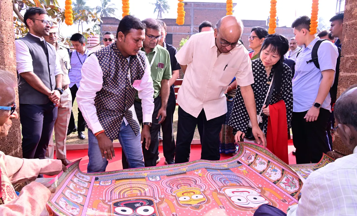 ରଘୁରାଜପୁର ଗସ୍ତରେ ସିଙ୍ଗାପୁର ରାଷ୍ଟ୍ରପତି ଥର୍ମନ ଶନମୁଗରତ୍ନମ