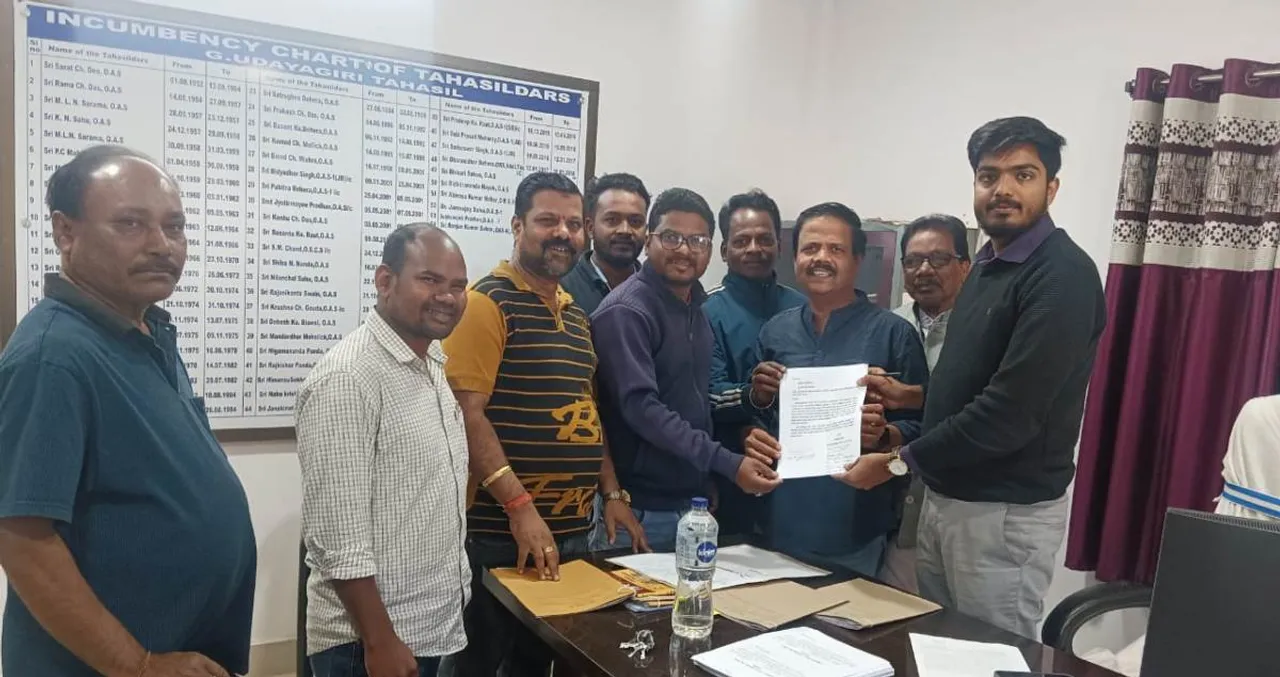 Joint Action Committee to Tehsildar to identify land for cremation of helpless-unidentified persons. Photograph: (sambad.in) 