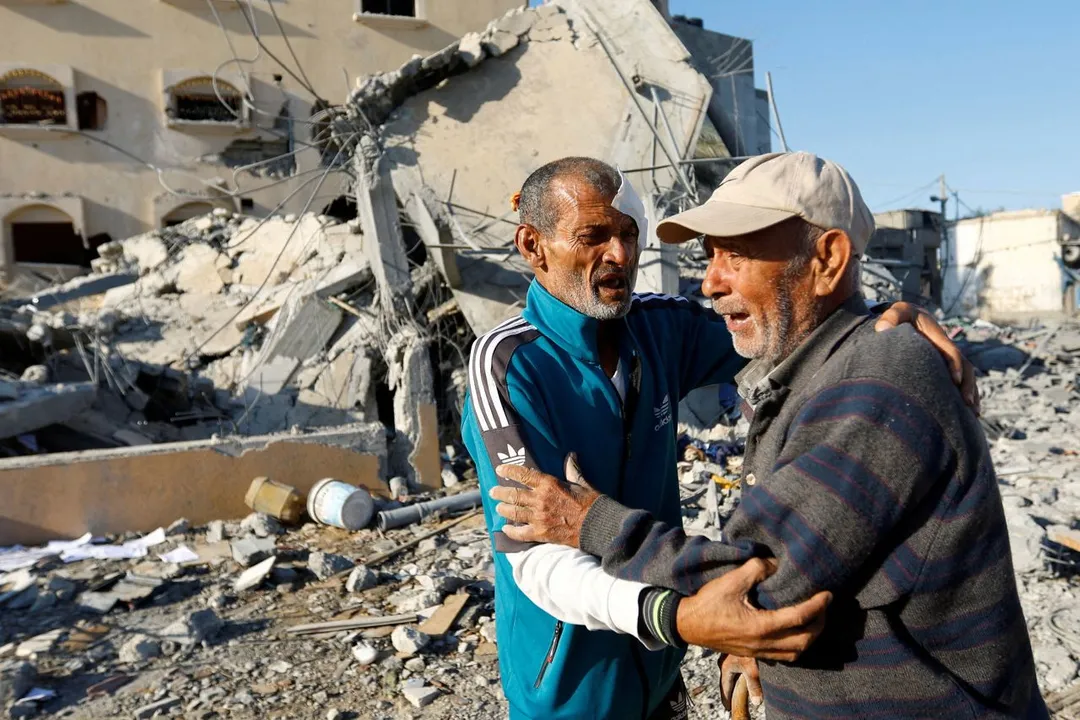  Gaza's grim scene, Human skeletons under rubble 
