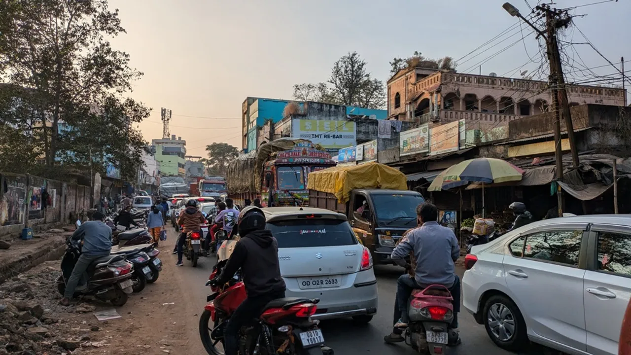  Koraput-Vizyawada Road Photograph: (Sambad ) 
