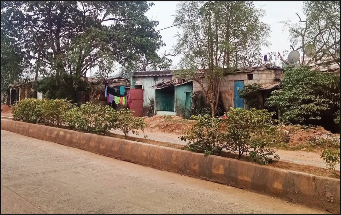 ଚିନ୍ତା ବଢ଼ାଉଛି ରାସ୍ତାପାର୍ଶ୍ବ ବସ୍ତି: ଥଇଥାନ କେବେ?