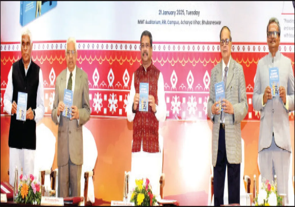  ପୁସ୍ତକ ‘କମେଡି ଇନ୍‌ ଖାକି’ ଉନ୍ମୋଚିତ: ପୂର୍ବ ସରକାର ‘କଙ୍କଡ଼ା’ ପାଲଟିଯାଇଥିଲେ: ଧର୍ମେନ୍ଦ୍ର