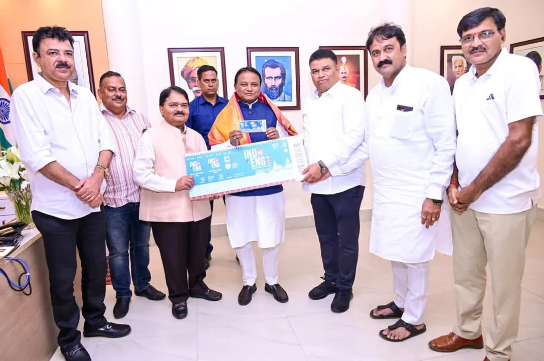  ବାରବାଟୀରେ ଖେଳାଯିବ ଭାରତ-ଇଂଲଣ୍ଡ କ୍ରିକେଟ୍ ମ୍ୟାଚ୍, ଟିକେଟ୍ କିଣିଲେ ମୁଖ୍ୟମନ୍ତ୍ରୀ ମୋହନ ଚରଣ ମାଝୀ