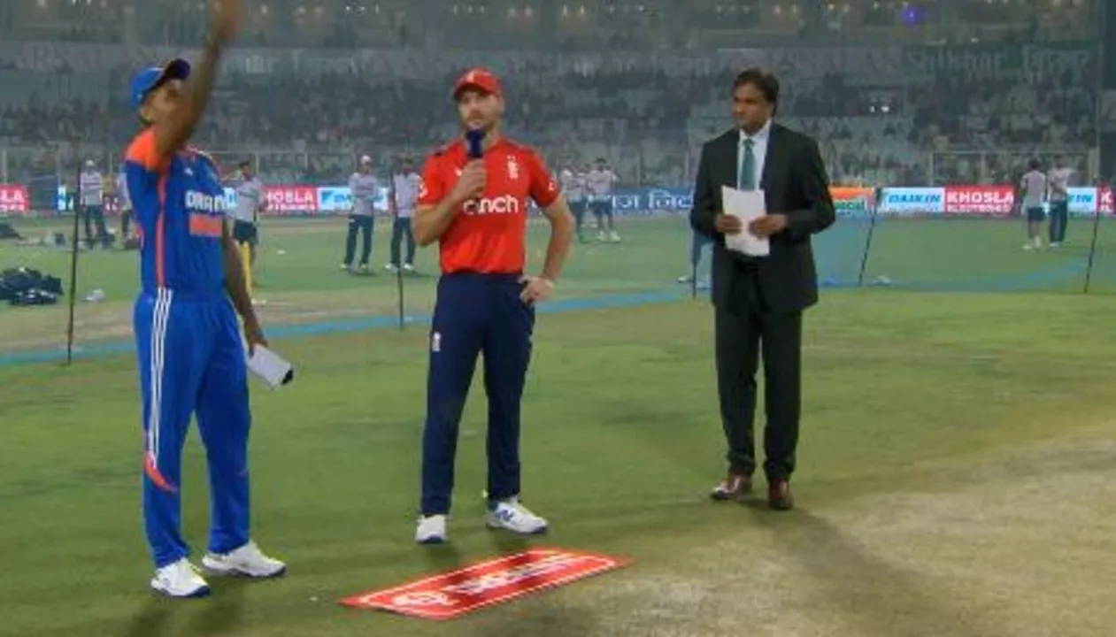  Team India win the toss: Decide to bowl first Photograph: (sambad.in) 