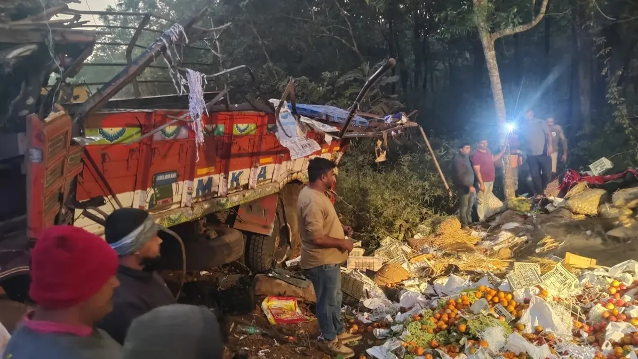  ଟିପ୍ପରକୁ ଧକ୍କା ଦେଲା ଟ୍ରକ, ୧୧ ଜଣଙ୍କର ମୃତ୍ୟୁ