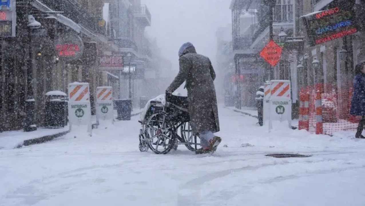  America covered in snow 