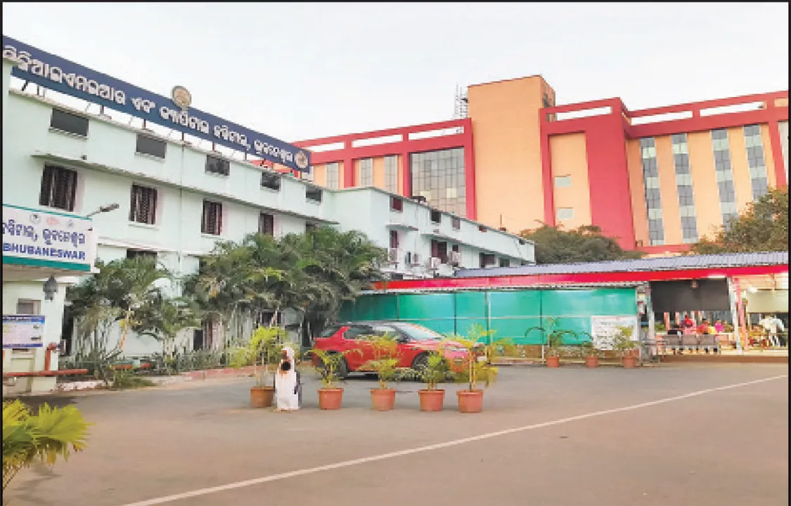  କ୍ୟାପିଟାଲ୍‌ ହସ୍ପିଟାଲ୍‌ରେ ଦଲାଲ ସକ୍ରିୟ: ରୋଗୀଙ୍କଠାରୁ ସର୍ଜରି ଆଳରେ ଠକେଇ ଉଦ୍ୟମ