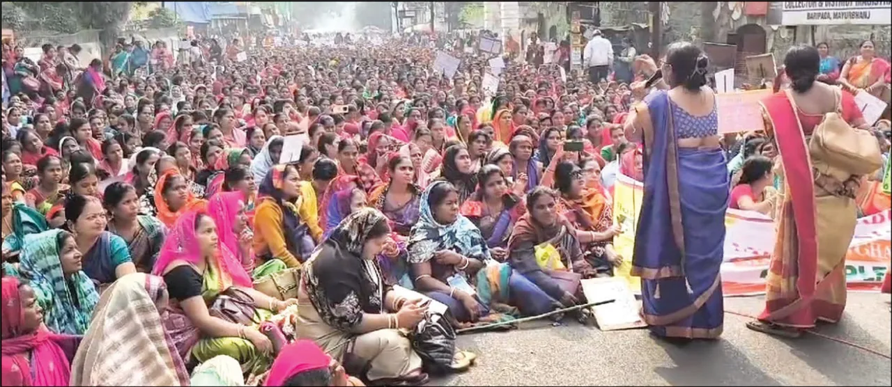 ମିସନ୍‌ ଶକ୍ତିକୁ ଅଣଦେଖା ପ୍ରତିବାଦରେ ରଣହୁଙ୍କାର: ବାରିପଦାରେ ୬ ହଜାର ମହିଳାଙ୍କ ଆନ୍ଦୋଳନ
