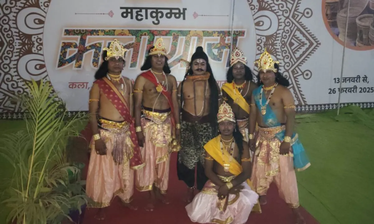  Mayurbhanj's chhau dance at the Prayagraj Mahakumbh Photograph: (sambad.in) 