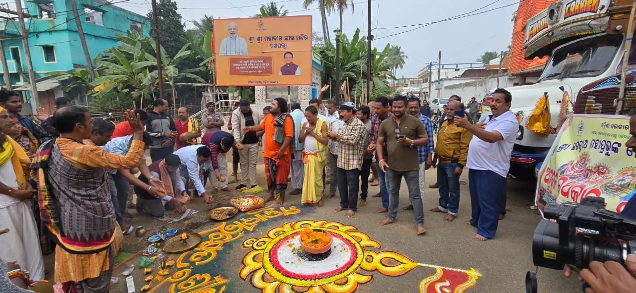  ବିଶ୍ଵପ୍ରସିଦ୍ଧ ରଥଯାତ୍ରା ପାଇଁ  ମହାବୀର କ୍ଷେତ୍ର ଦଶପଲ୍ଲାରୁ କାଠ ଗଲା