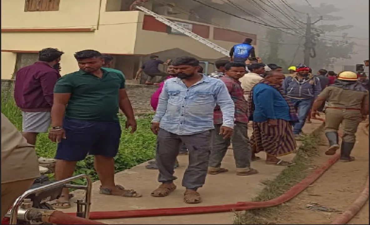  ସର୍ଜିକାଲ୍‌ କିଟ୍‌ ଗୋଦାମରେ ଅଗ୍ନିକାଣ୍ଡ: ୫୦ ଲକ୍ଷର ଉପକରଣ, ଯନ୍ତ୍ରାଂଶ ପାଉଁଶ