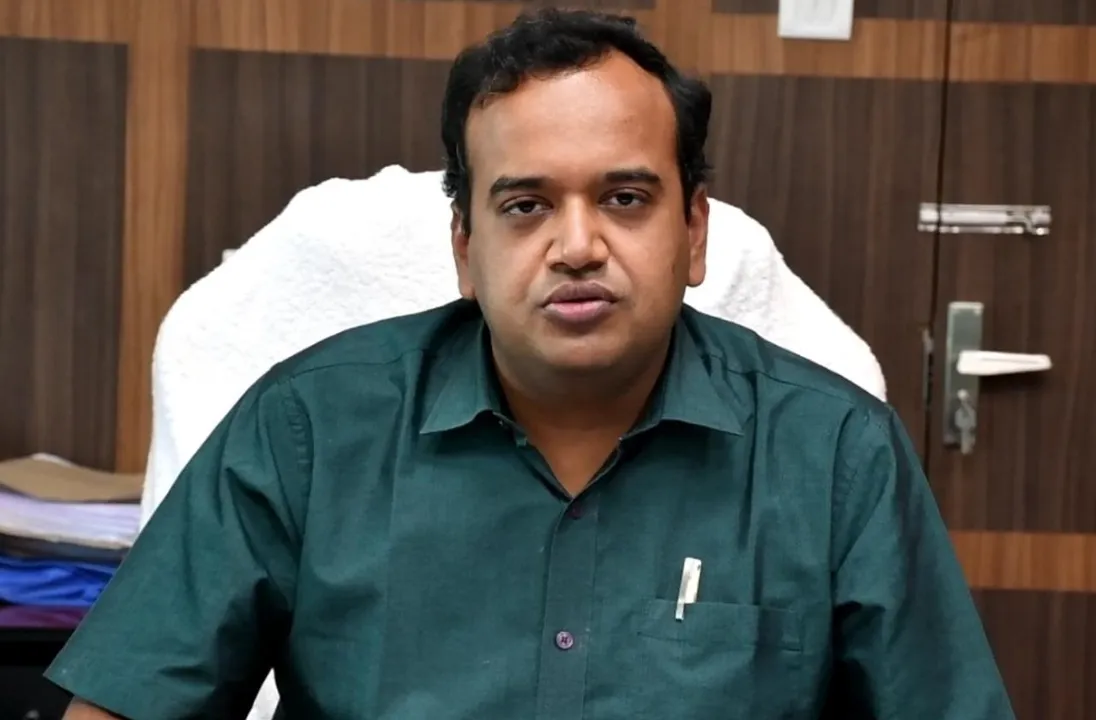  Mkg ex collector Manish Agrawal Photograph: (sambad.in) 