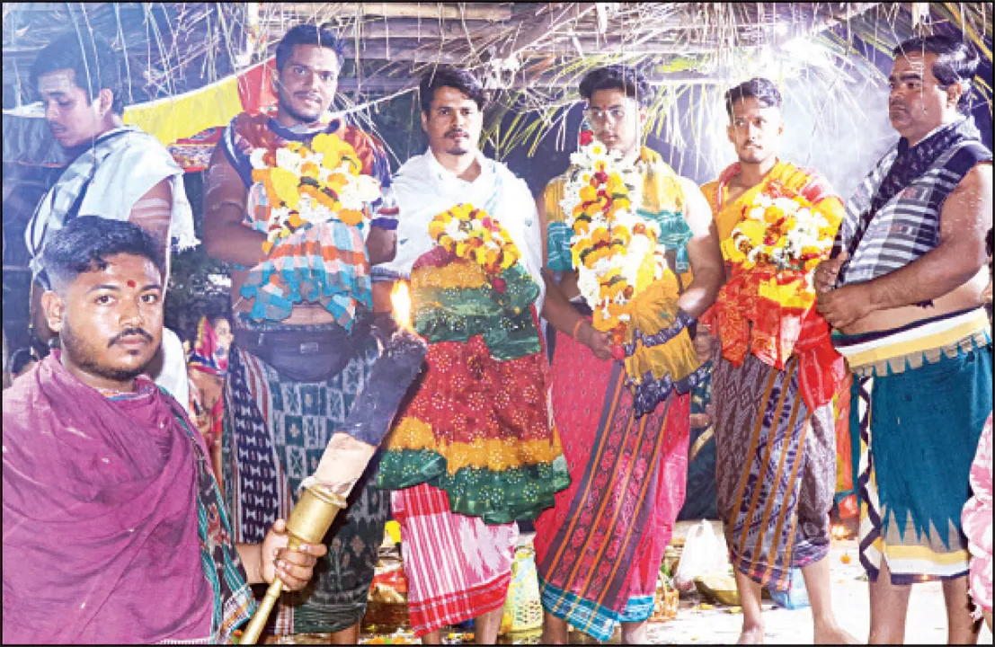  ଶ୍ରୀଲିଙ୍ଗରାଜଙ୍କ ବିମାନ କଳସ ପୁଣି ଖସିପଡ଼ିଲା