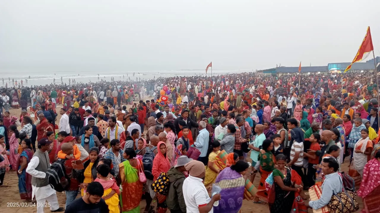  ମାଘସପ୍ତମୀ ପାଇଁ ଚଳଚଞ୍ଚଳ କୋଣାର୍କ: ଚନ୍ଦ୍ରଭାଗାରେ ବୁଡ଼ ପକାଇଲେଣି ଲକ୍ଷାଧିକ ଶ୍ରଦ୍ଧାଳୁ