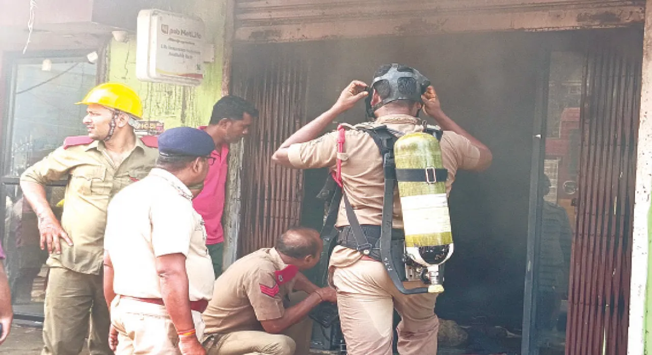  ପଞ୍ଜାବ ନ୍ୟାସନାଲ୍‌ ବ୍ୟାଙ୍କରେ ଅଗ୍ନିକାଣ୍ଡ: ଜଳିଗଲା କମ୍ପ୍ୟୁଟର୍‌, ଆସବାବପତ୍ର