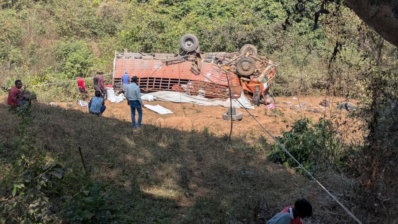 Van accident in Koraput. Photograph: (Sambad ) 