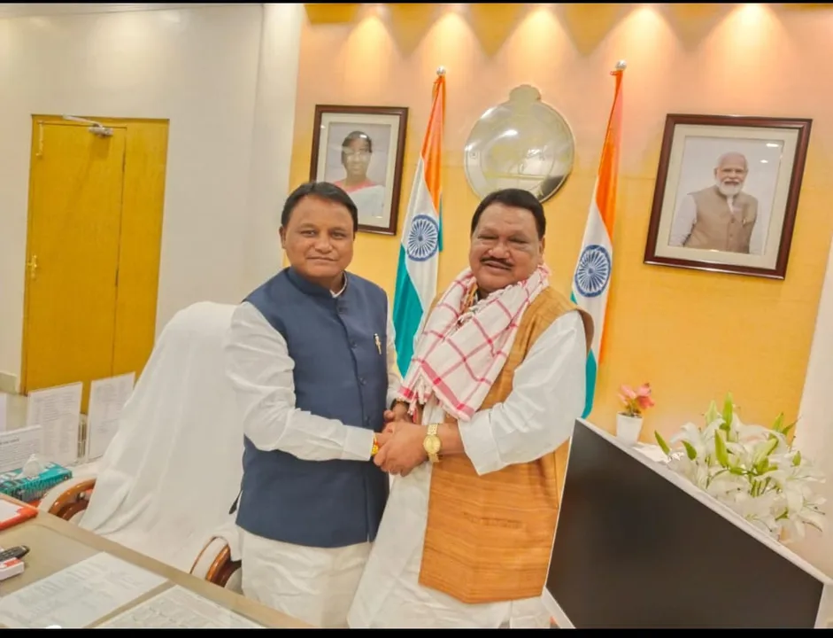  Juel Oram and Mohan Majhi Photograph: (Sambad ) 