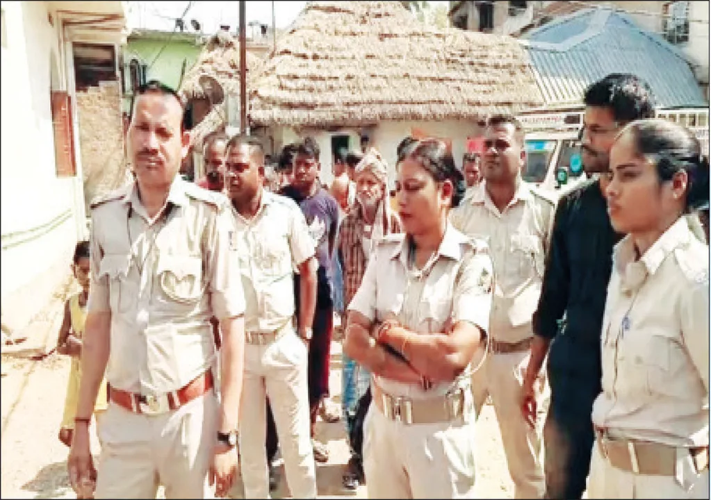  ନୋଟିସ୍‌ ଦେବାକୁ ଯାଇ ହଟହଟା: ଅବକାରୀ ଟିମ୍‌କୁ ଠେଲାପେଲା, ଘଣ୍ଟାଏ ଅଟକ