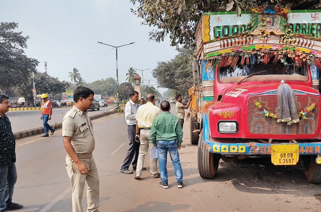  କ୍ରୋମାଇଟ୍‌ କେଳେଙ୍କାରୀ: ମାଟି ମିଶା କ୍ରୋମାଇଟ୍ ଚାଲାଣ କରି କୋଟିକୋଟି ଟଙ୍କା ଲୁଟ୍‌