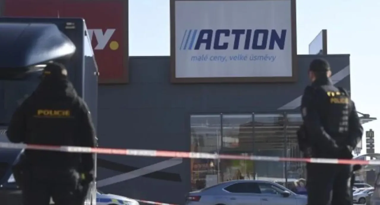  ଚେକ୍ ଗଣତନ୍ତ୍ର ସପିଂ ସେଣ୍ଟରରେ ଛୁରିମାଡ଼, ୨ ମହିଳା ମୃତ