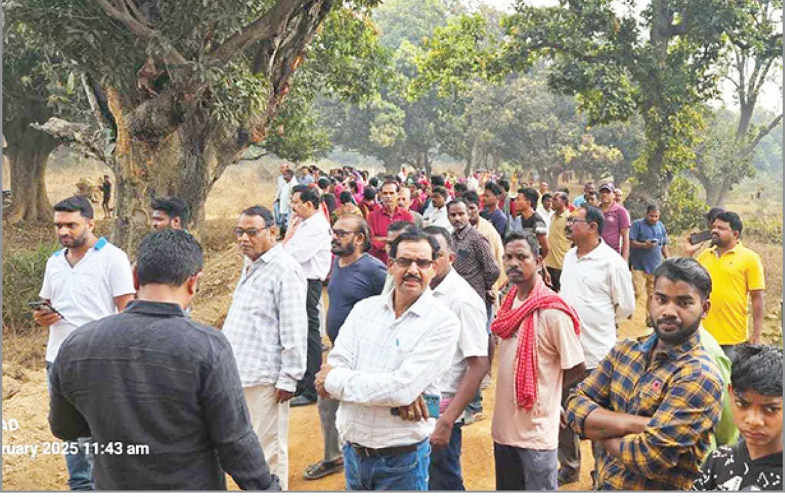  ପରିବେଶ ଜନଶୁଣାଣି ପ୍ରହସନ: ଗ୍ରାମବାସୀଙ୍କୁ ଅଧାବାଟରେ ଅଟକାଇଲା ପୁଲିସ