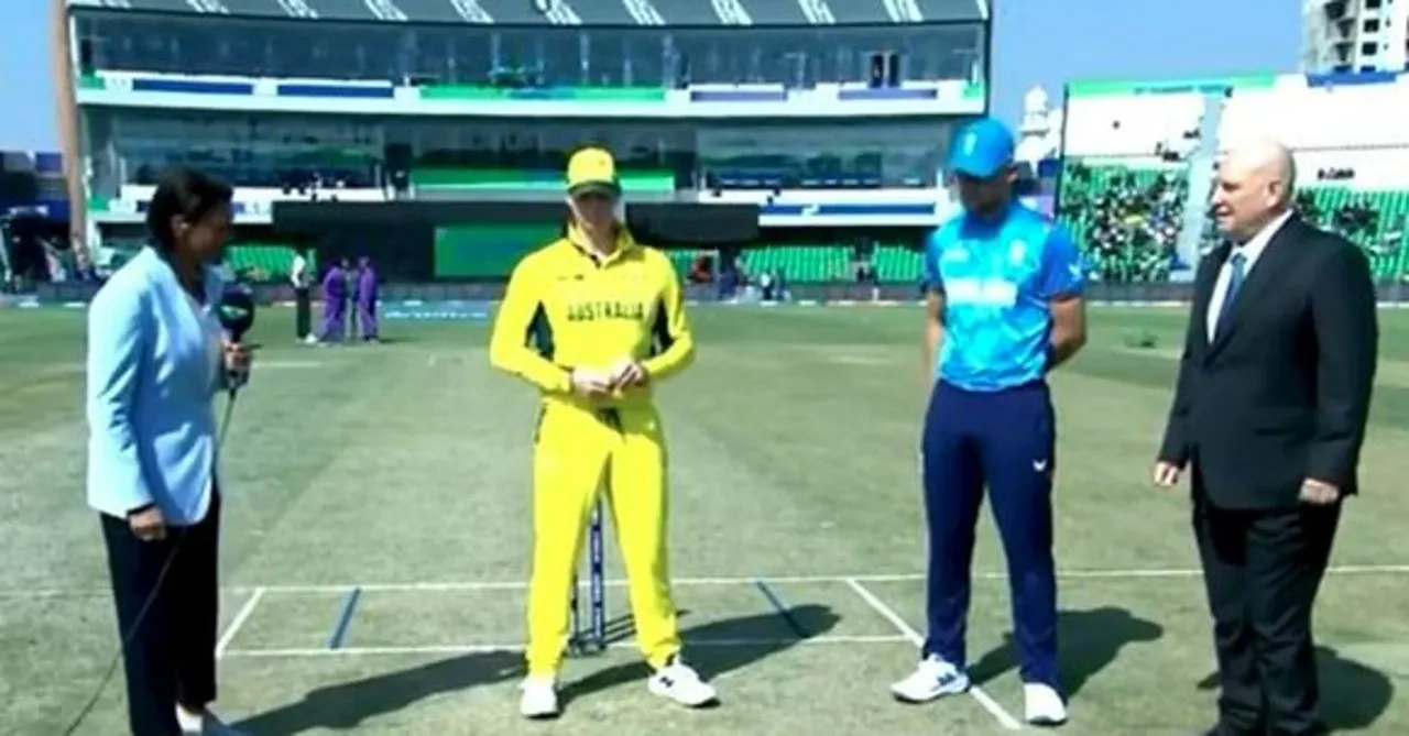  Australia win the toss: bowling first 