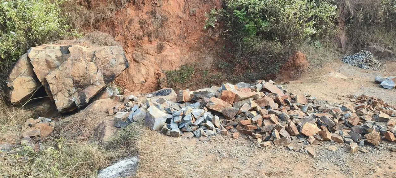  Stone mafia Photograph: (sambad.in) 