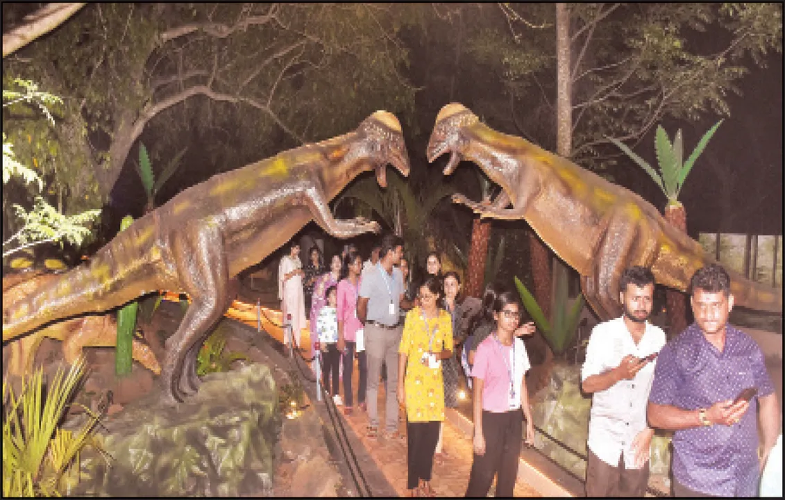  ଡାଇନୋସର୍‌ ଥିମ୍ ପାର୍କରେ ଉତ୍ତେଜନା: ଦୁଇ ବର୍ଷର ଶିଶୁକୁ ଟିକେଟ୍‌