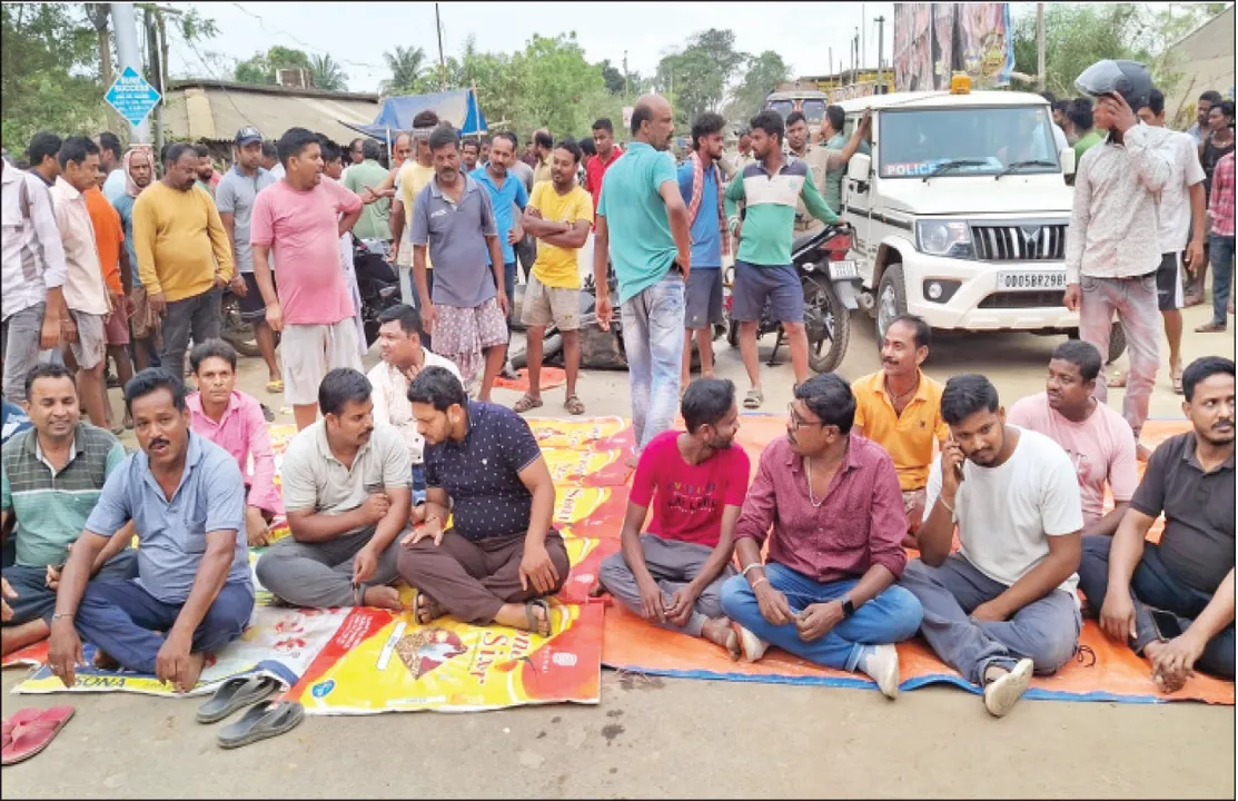  ଗୋରୁ ମାଫିଆଙ୍କ ଆତଙ୍କରାଜ: ଗୁଳି ଫୁଟାଇଲେ, ଖଣ୍ଡା ଧରି ଗୋଡ଼ାଇଲେ