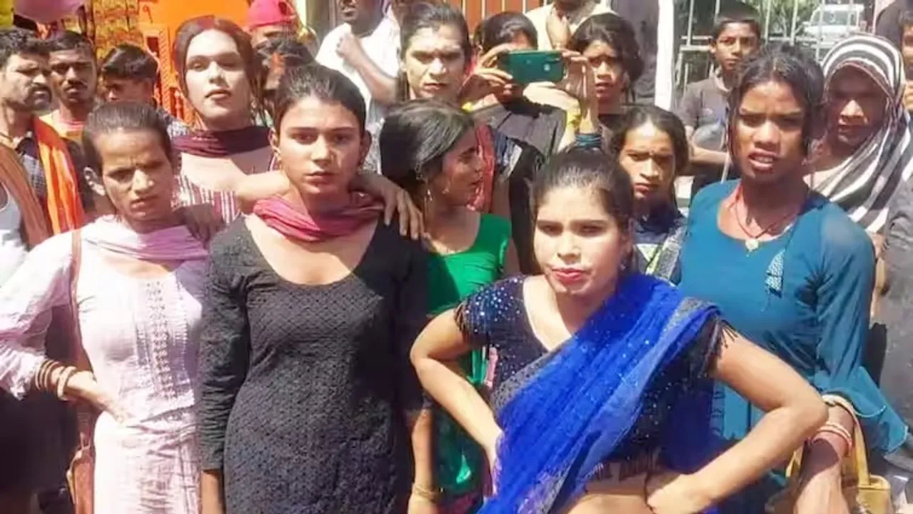  ଜୋରଜବରଦସ୍ତ ହାଜତରେ ପଶି ଦୁଇ ସାଥୀଙ୍କୁ ନେଇଗଲେ କିନ୍ନର ଗୋଷ୍ଠୀ