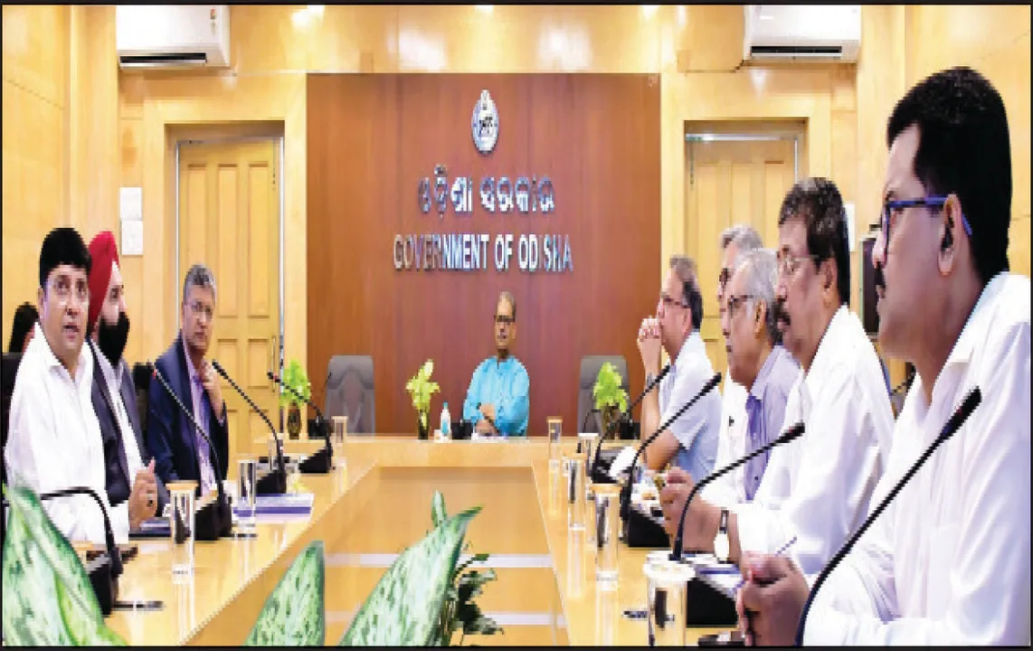  ୪୫୦୦ କୋଟି ନିବେଶ କରିବ ଆପୋଲୋ ଗ୍ରିନ୍ ଏନର୍ଜି: ୧୦୦୦ ମେଗାୱାଟ୍‌ ସୌର ଶକ୍ତି ପ୍ରକଳ୍ପ ବସାଇବ