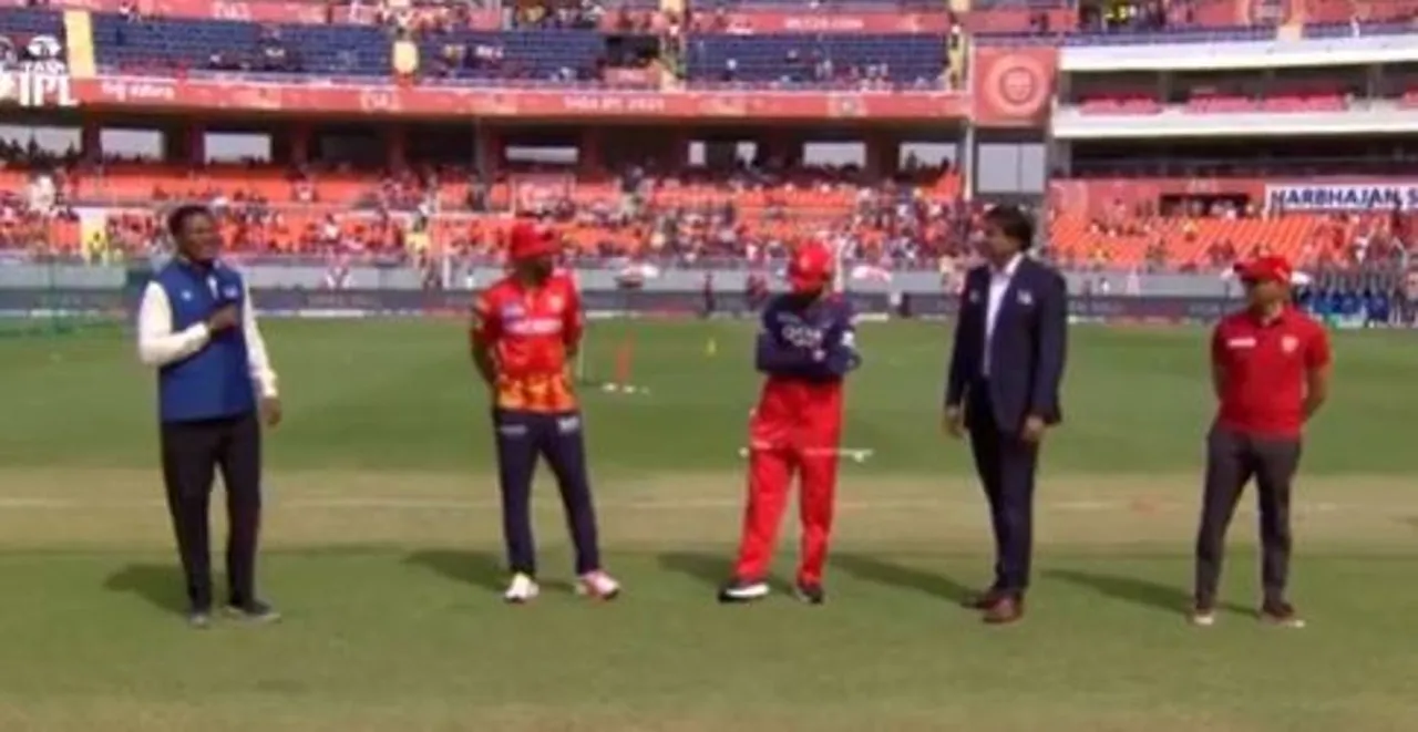  Bengaluru won the toss and decided to bowl first. Photograph: (sambad.in) 