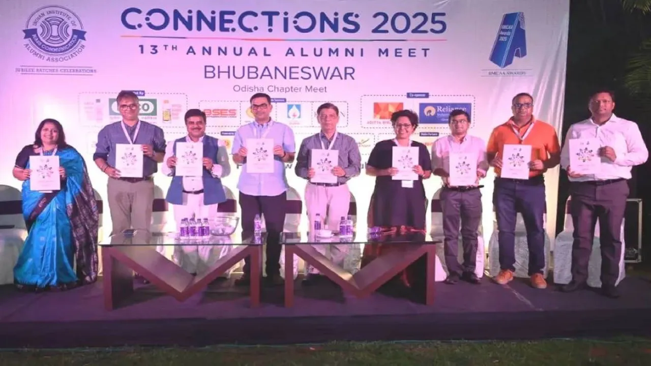  IIMC Alumni joins Connection 2025: IIMC and IMCA need to work together for the betterment of journalists Photograph: (sambad.in) 