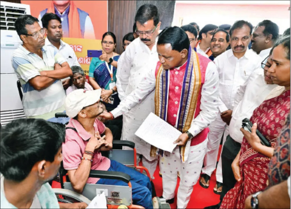  ସମ୍ବଲପୁରରେ ଅଭିଯୋଗ ଶୁଣାଣି: ଲୋକଙ୍କ ପାଖକୁ ଗଲେ ସରକାର