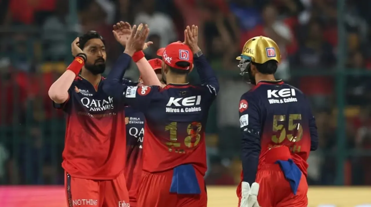  RCB vs RR1 Photograph: (Aajtak) 