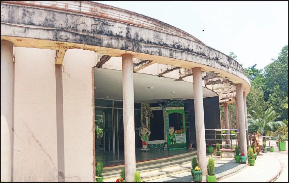  ପ୍ରାକୃତିକ ଐତିହ୍ୟ ସଂଗ୍ରହାଳୟ: ଖୋଲିପାରୁନି ଡିସ୍‌କଭରି ସେଣ୍ଟର୍‌, ଉଜୁଡ଼ି ଗଲାଣି ଭିତ୍ତିଭୂମି