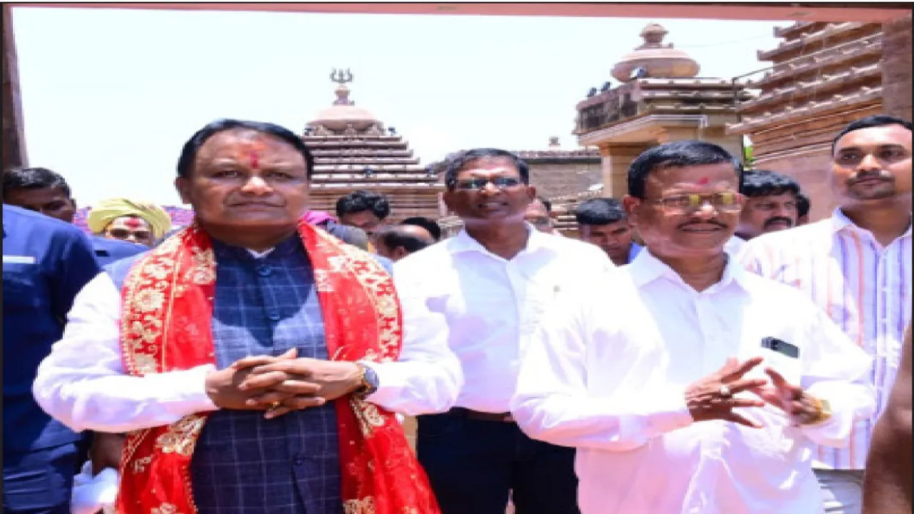  ମା’ ତାରାତାରିଣୀଙ୍କ ଦର୍ଶନ କଲେ ମୁଖ୍ୟମନ୍ତ୍ରୀ: ପୀଠର ଭିତ୍ତିଭୂମି ବିକାଶ ପାଇଁ ୩୦ କୋଟି ଘୋଷଣା