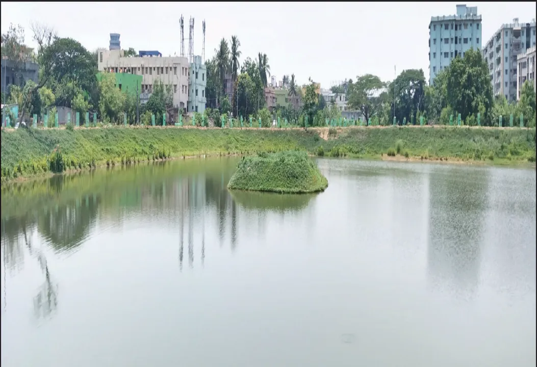  ପୋଖରୀ ଖୋଳା ନାଁରେ ଖାଇଗଲେ ୨ କୋଟି