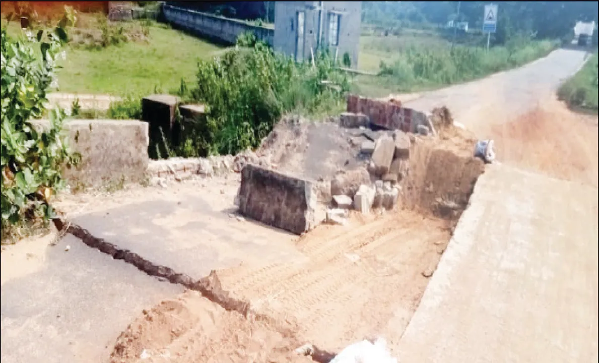  ଭୁଶୁଡ଼ି ପଡ଼ିଲା ସେତୁ, ଯାତାୟାତ ଠପ୍‌