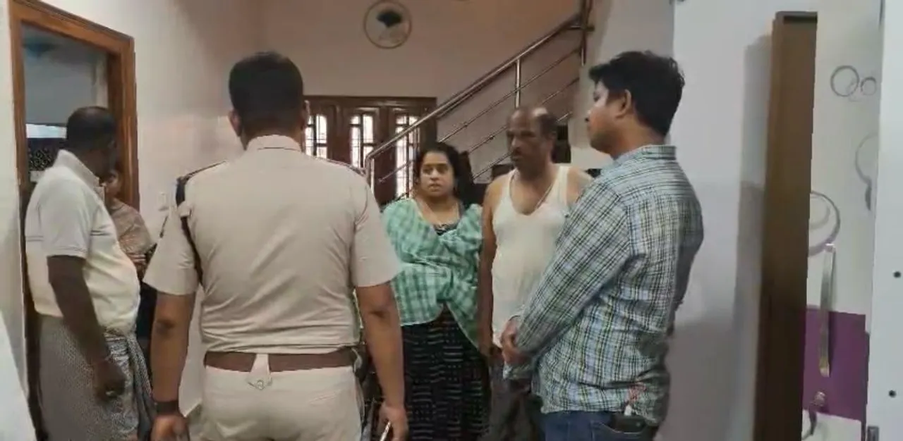  କଲ୍ୟାଣସିଂହପୁରରେ ବଡ଼ ଧରଣର ସଶସ୍ତ୍ର ଡକାୟତି: ଲୁଟିନେଲେ ଦୁଇଶହ ଗ୍ରାମ ସୁନା ଅଳଙ୍କାର ଓ ନଗଦ ଟଙ୍କା