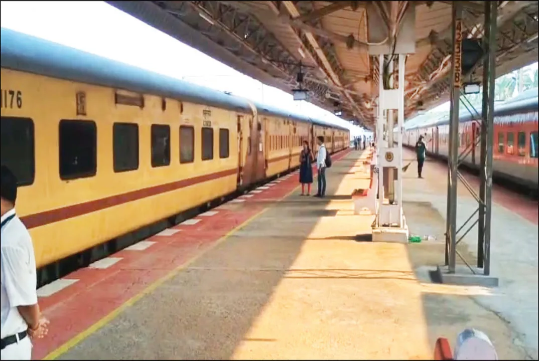  ଭୁବନେଶ୍ୱର ନୂଆ ଷ୍ଟେସନରୁ ଛାଡ଼ିଲା ତିନି ଏକ୍ସପ୍ରେସ୍‌